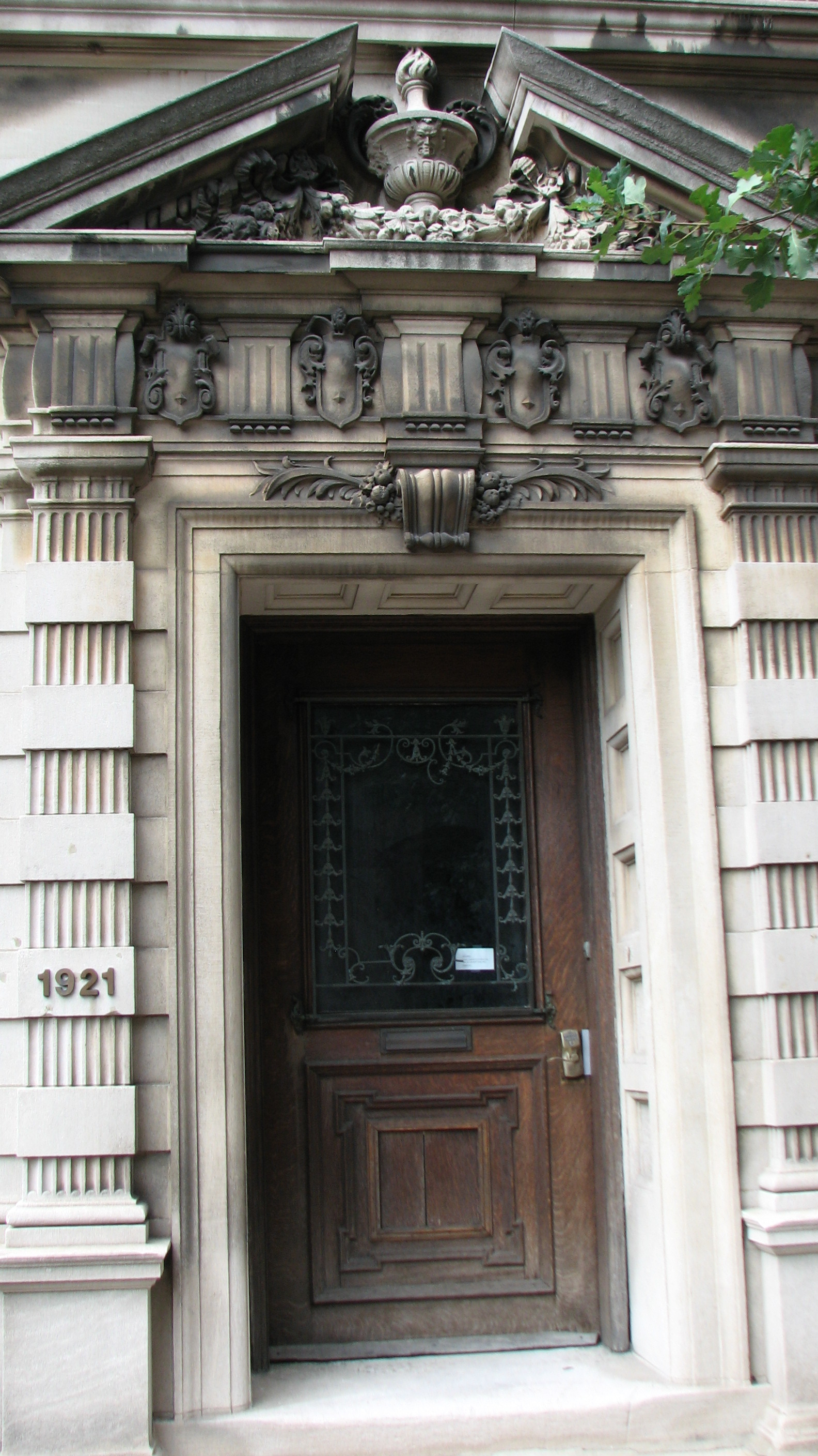 The entrance to 1921 Walnut St.