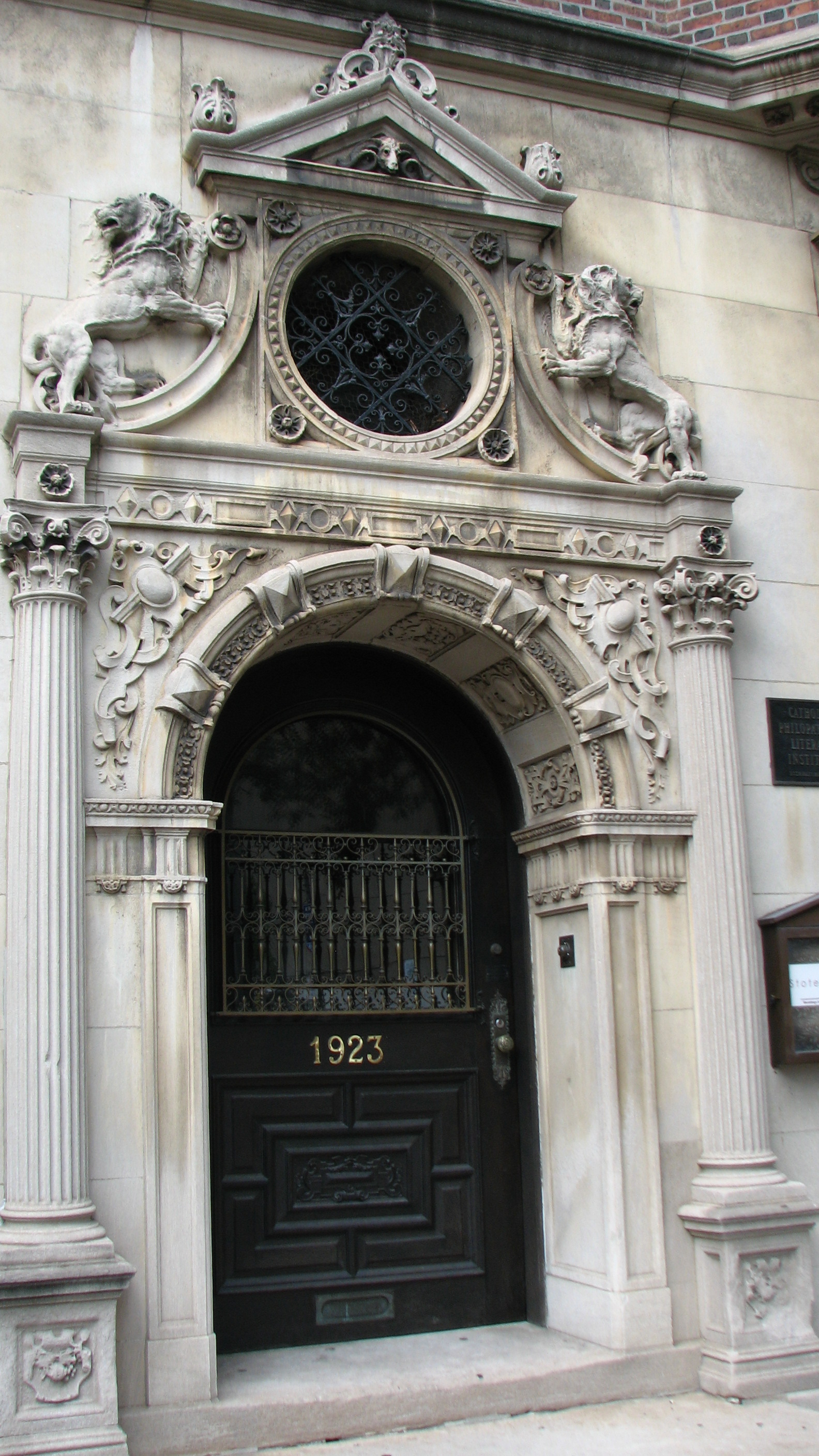 The entrance to 1923 Walnut St.