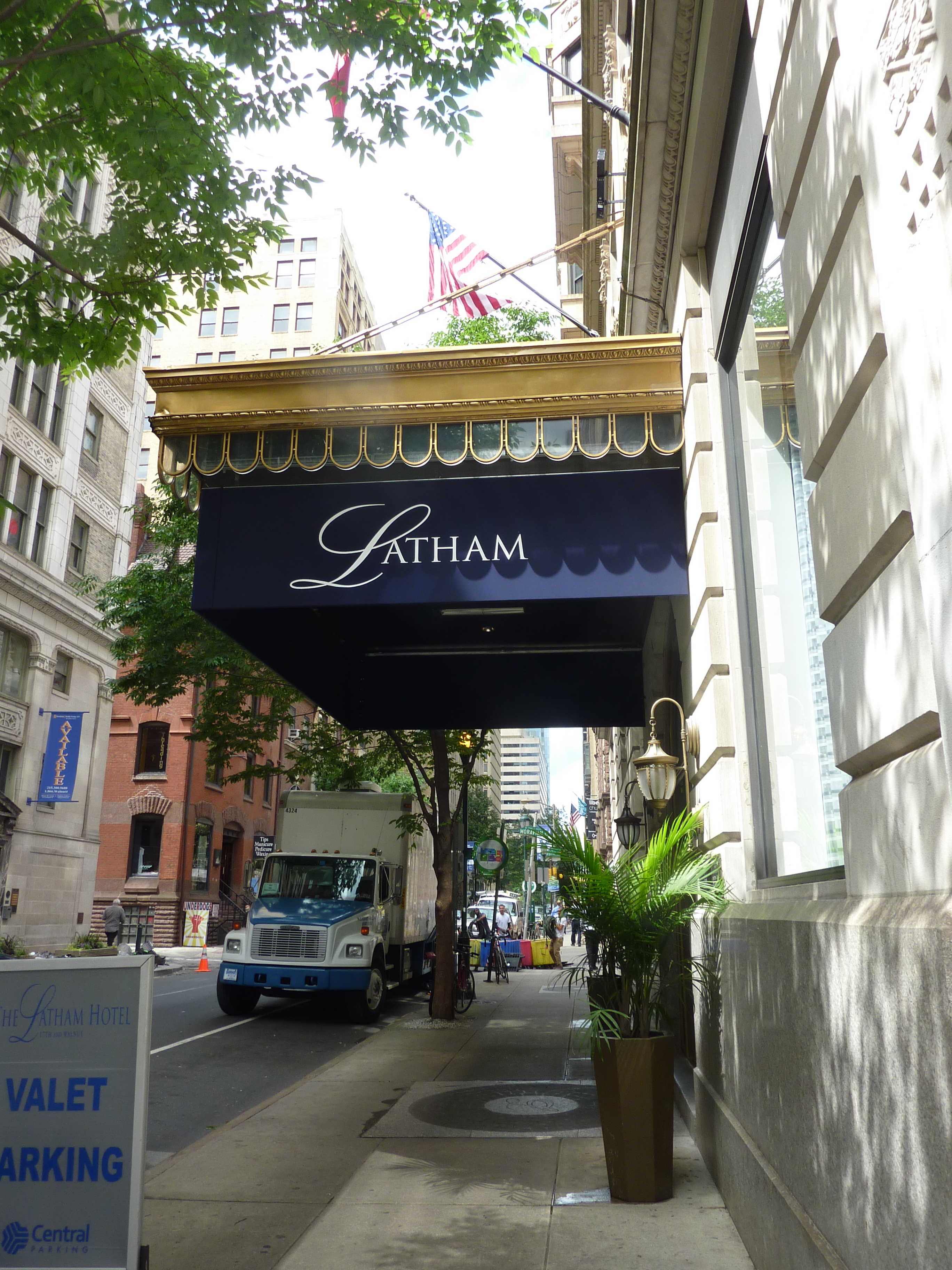 Latham Hotel exterior
