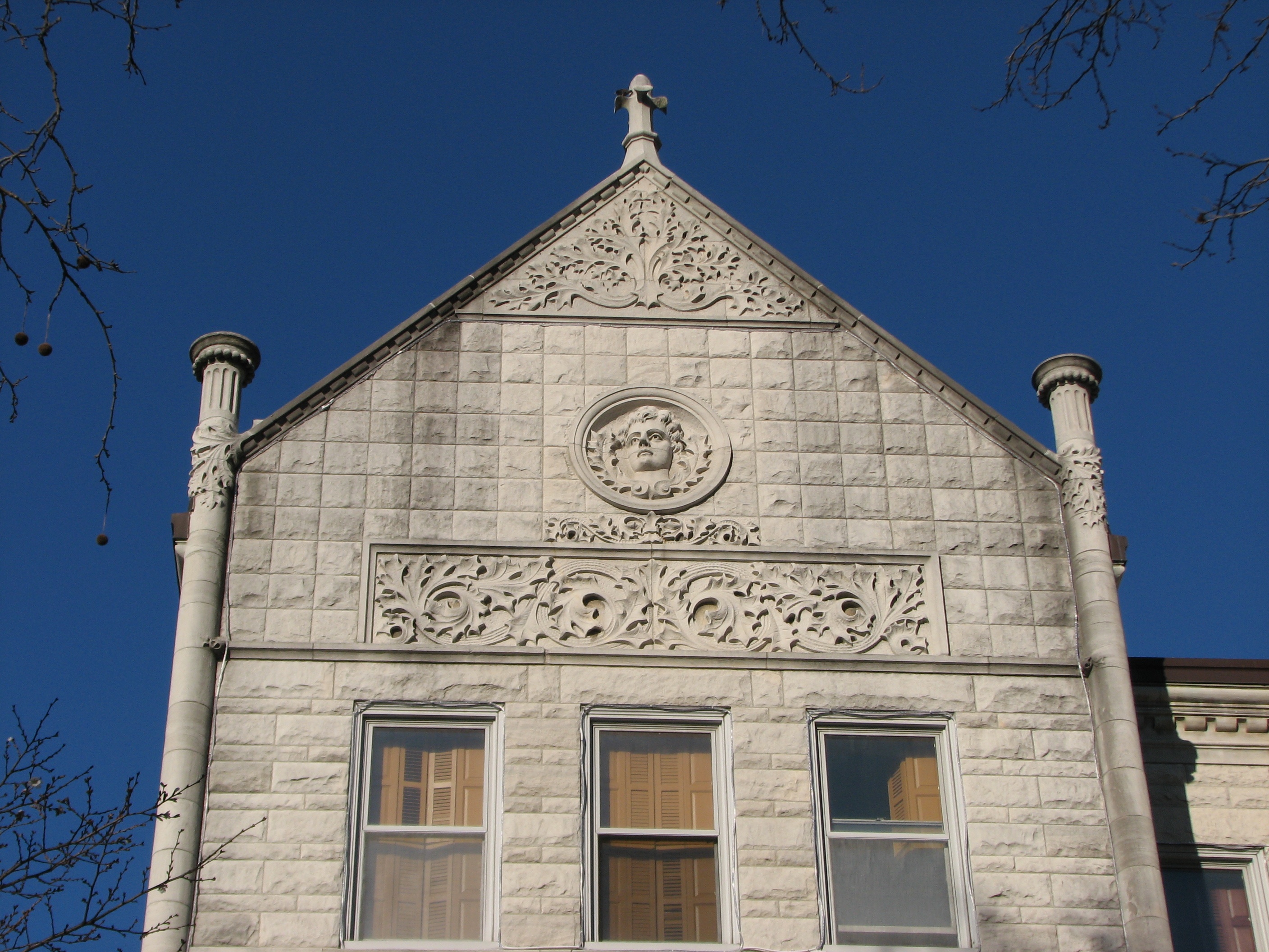Decker chose the Norman Gothic style for the roof and ornament of the house.