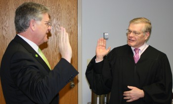Ken Lufkin (L) is sworn in as GNPCC chairman by Judge Christopher Wogan. Photo/Greater Northeast Philadelphia Chamber of Commerce