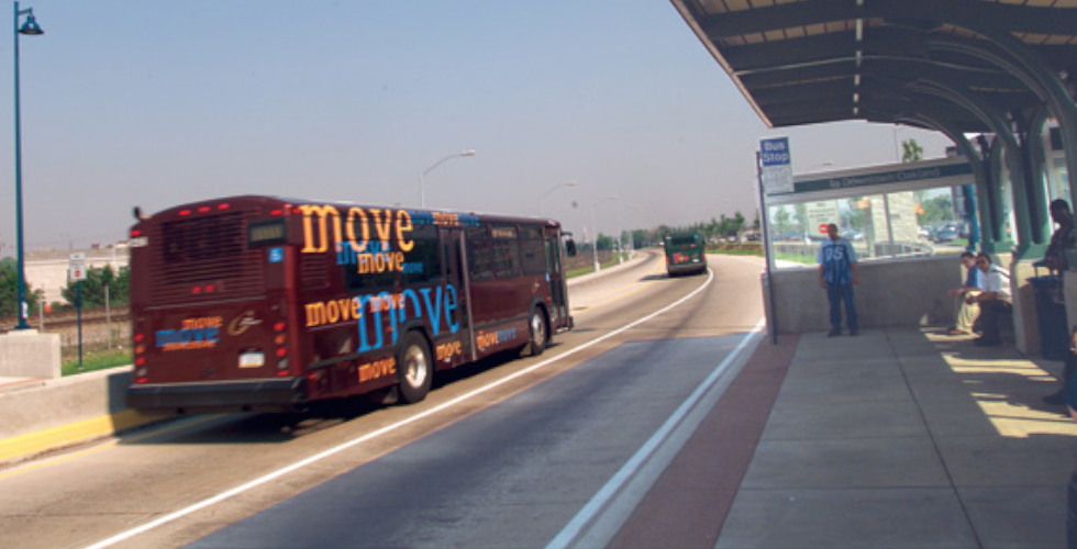 Pittsburgh's East Busway serves 15 bus routes and more than 25,000 riders daily. Photo: ITDP