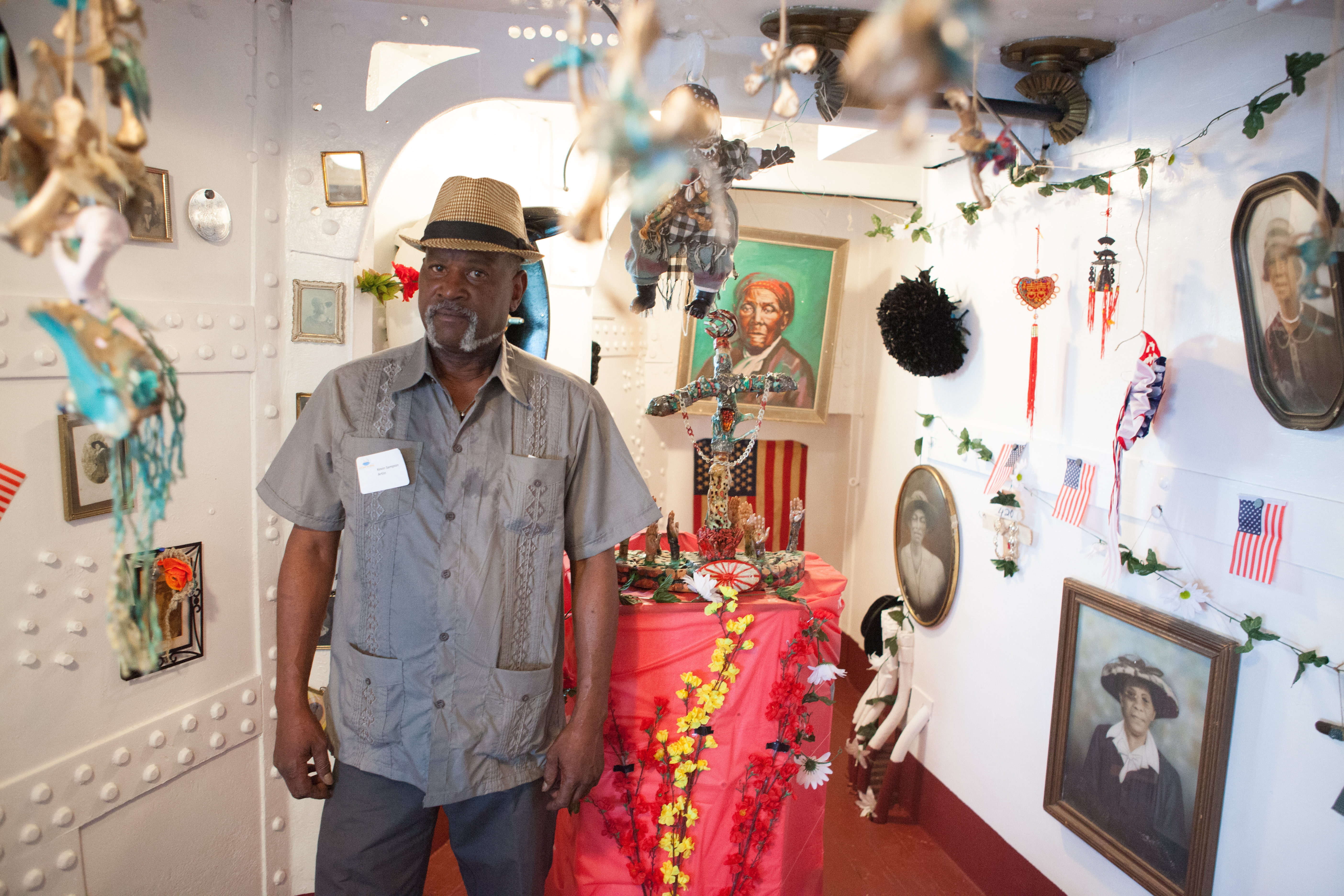 Kevin Blythe Sampson at his Artship Olympia installation | Plate3 Photography