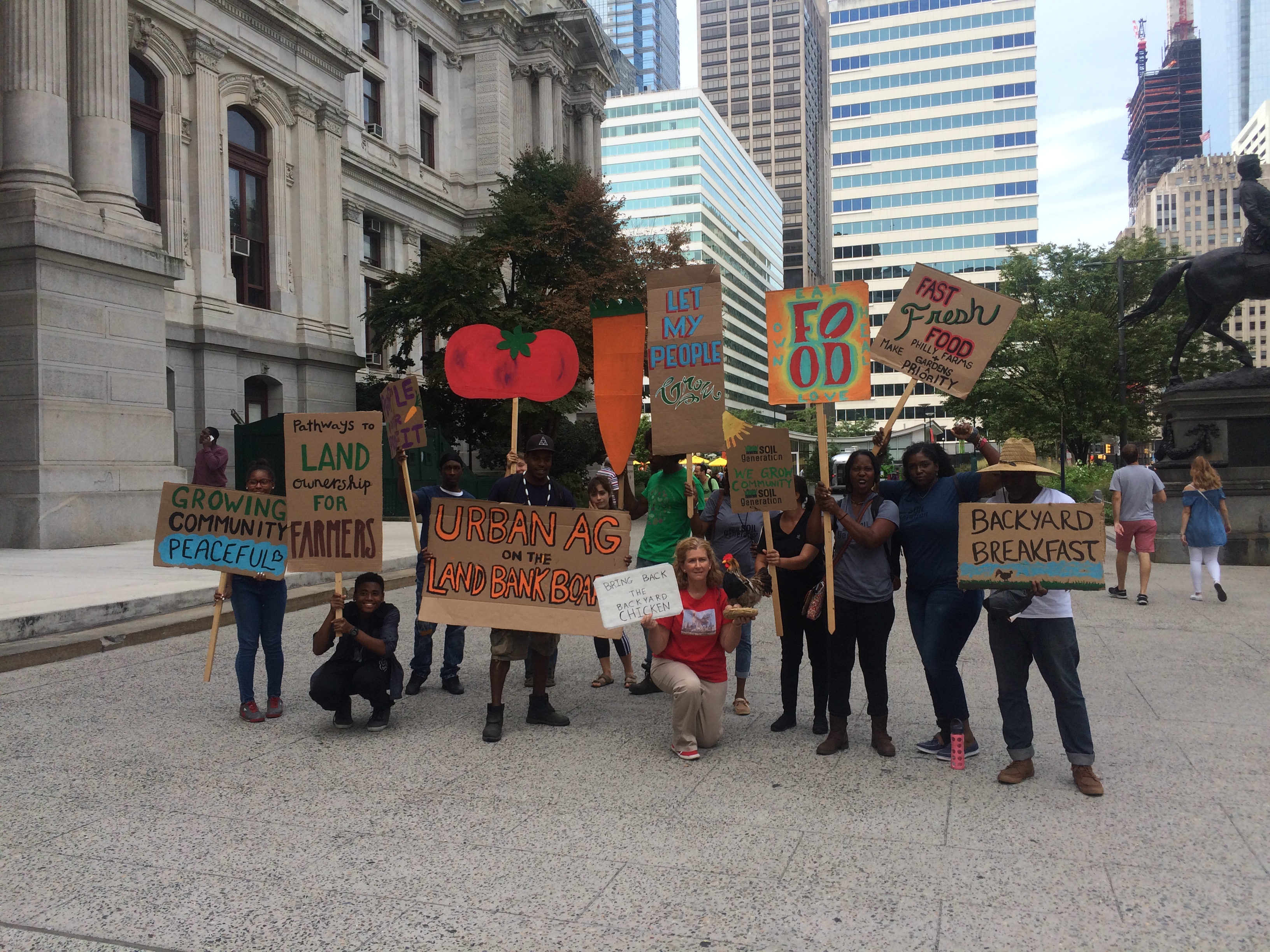 Garden advocates outside City Hall, September 2016 | Catalina Jaramillo / PlanPhilly