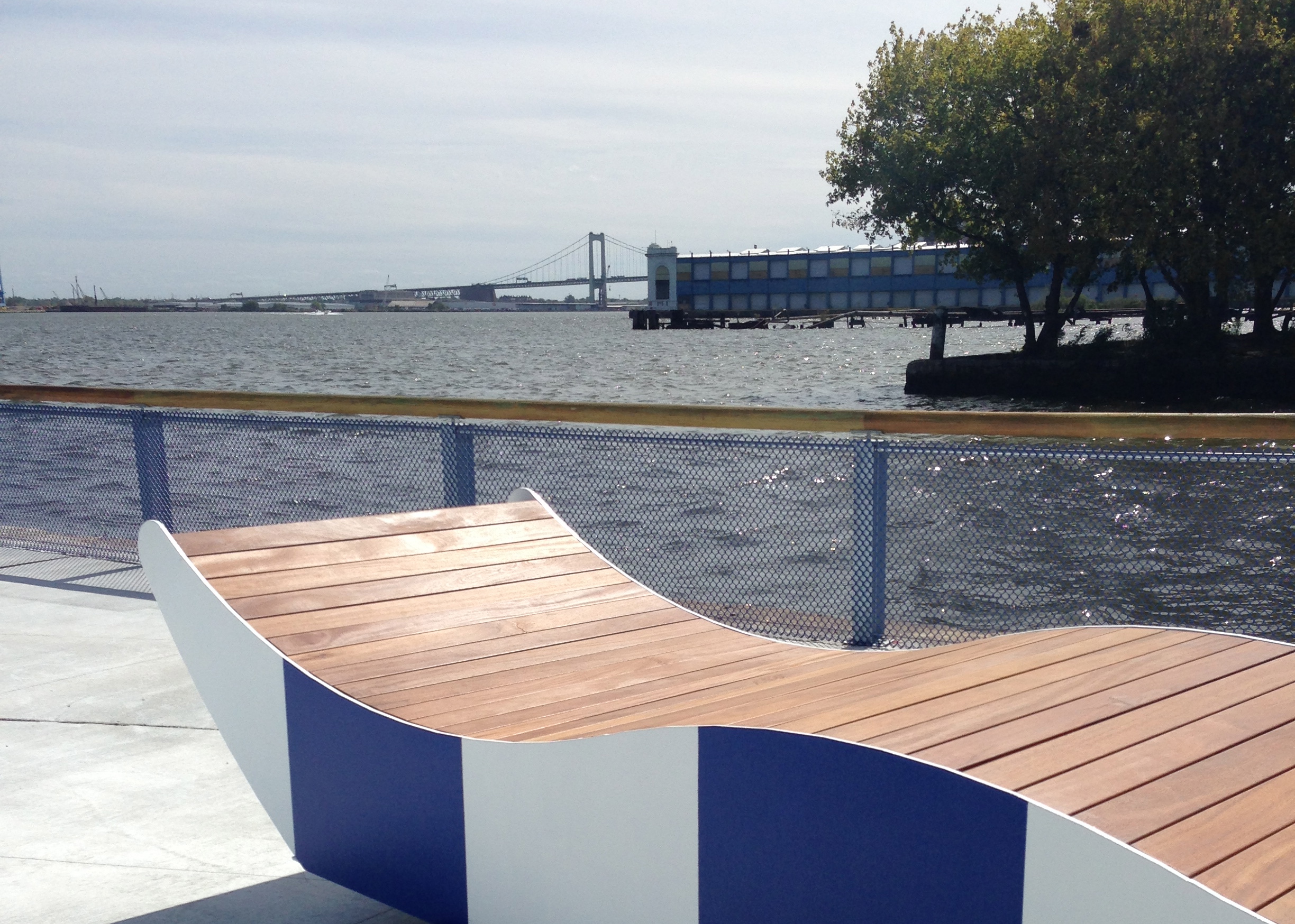 Pier 68: Wave bench, water, Walt