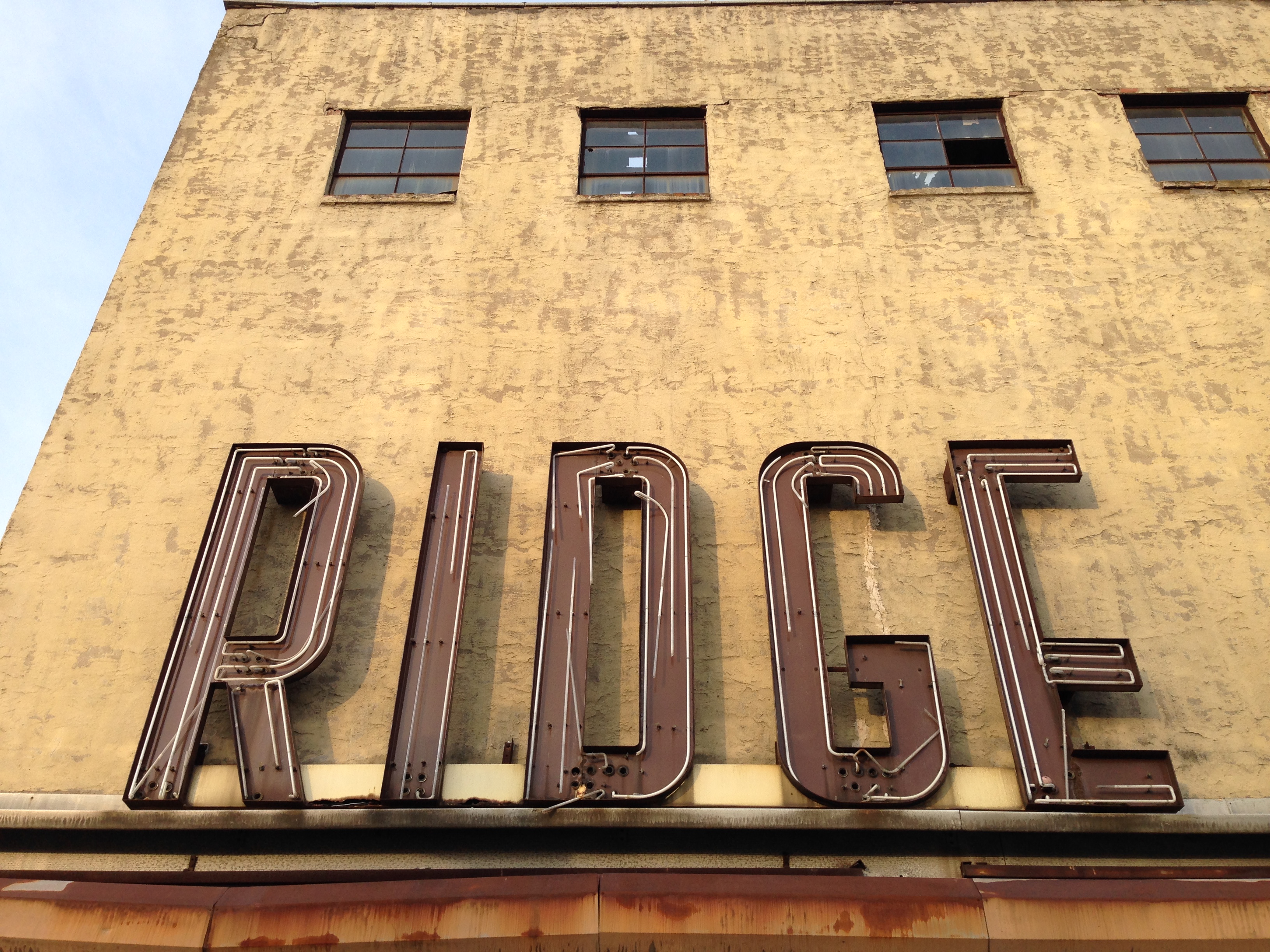Ridge Avenue sign | Ashley Hahn / PlanPhilly