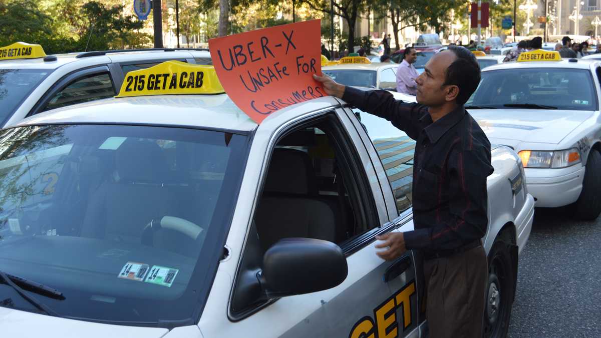 Taxi driver protest, 2014 | Tom MacDonald/WHYY