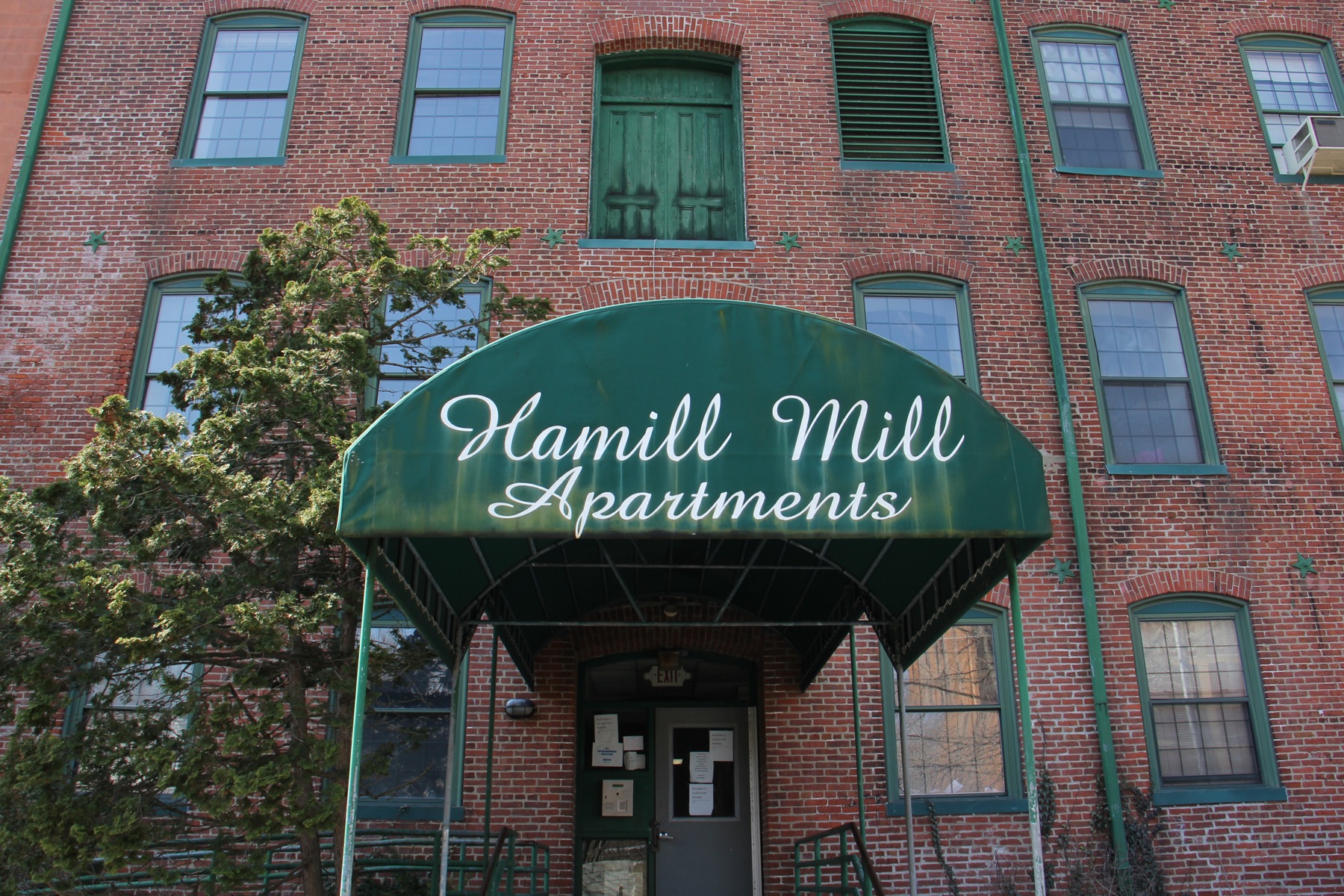 Hamill Mill Apartments in Germantown. (Emma Lee/WHYY)