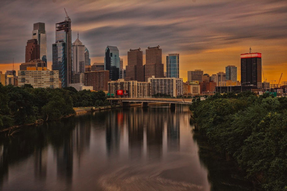 Philadelphia skyline at dusk (Credit: Gary Citrone)