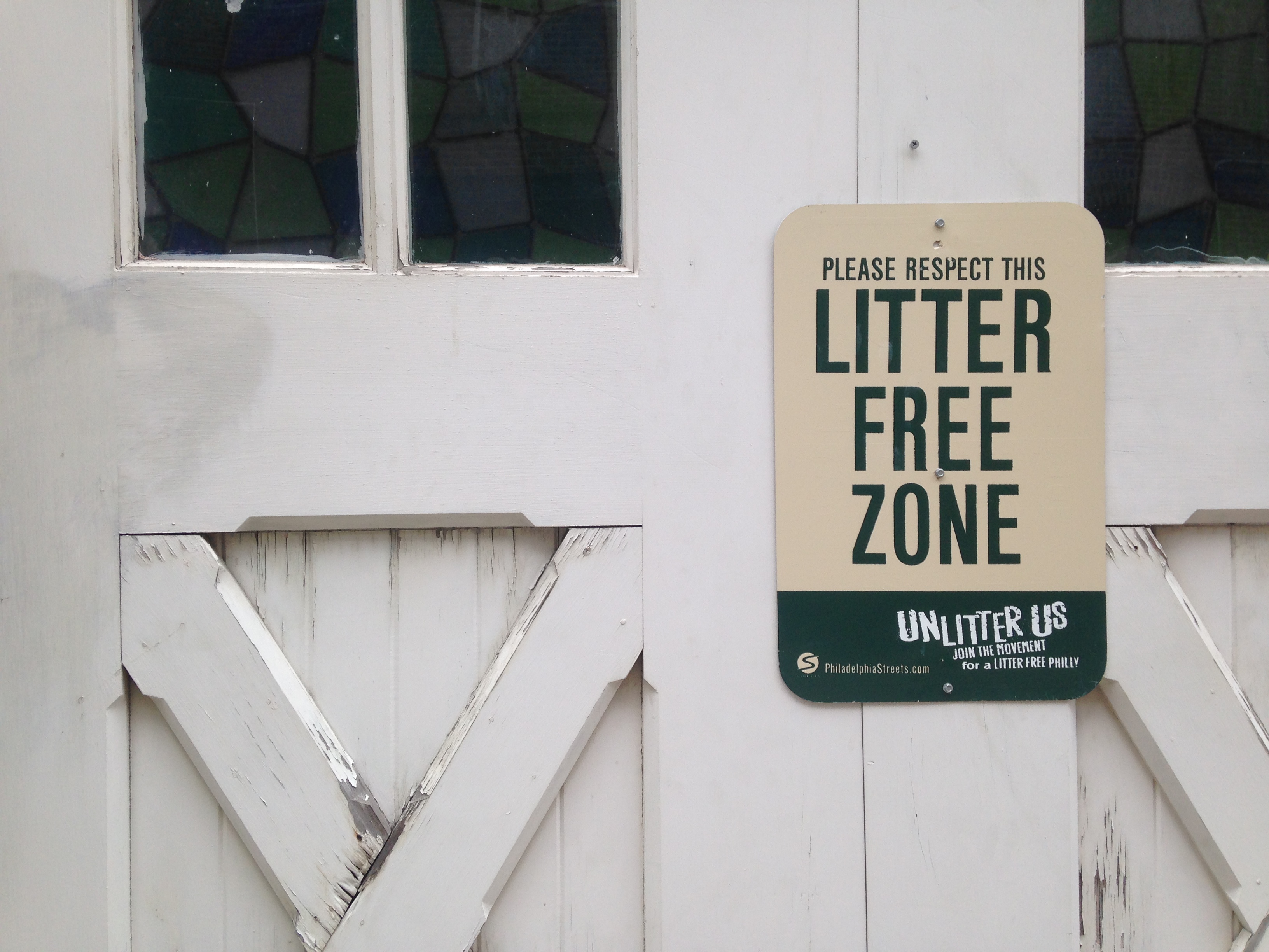 Please respect this litter free zone. | Ashley Hahn / PlanPhilly