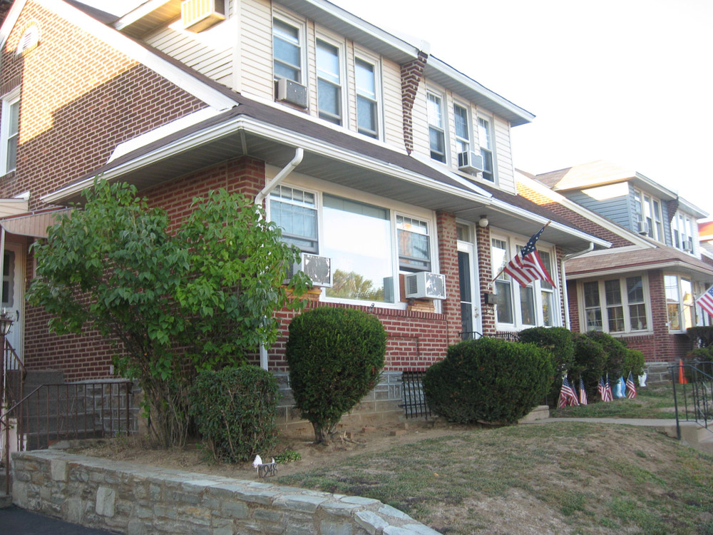 An example of a duplex in Fox Chase. It is unclear whether both units are owner-occupied, or if one has renters.