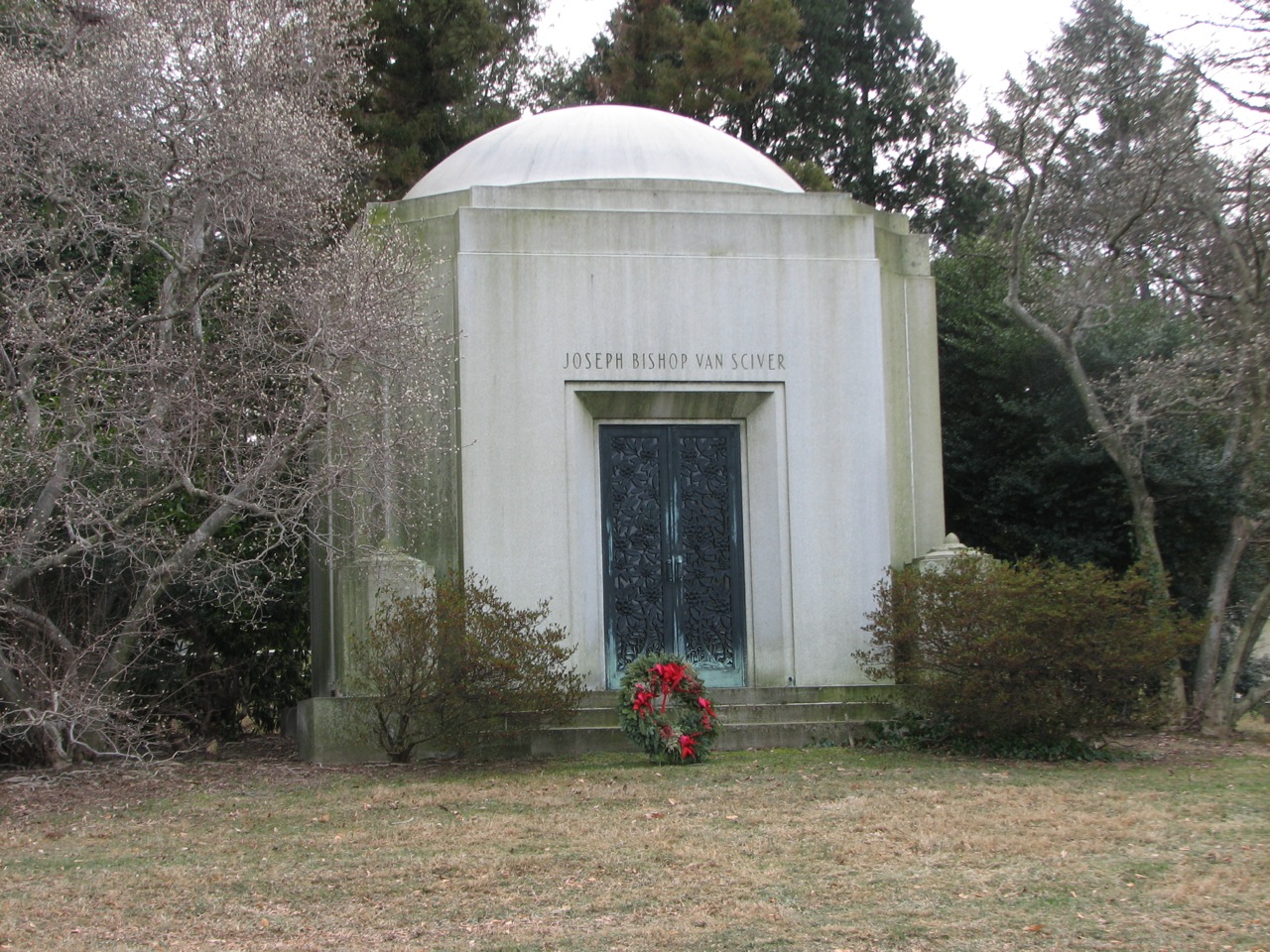 Elegant Art Deco structures and ironwork are found throughout West Laurel Hill.