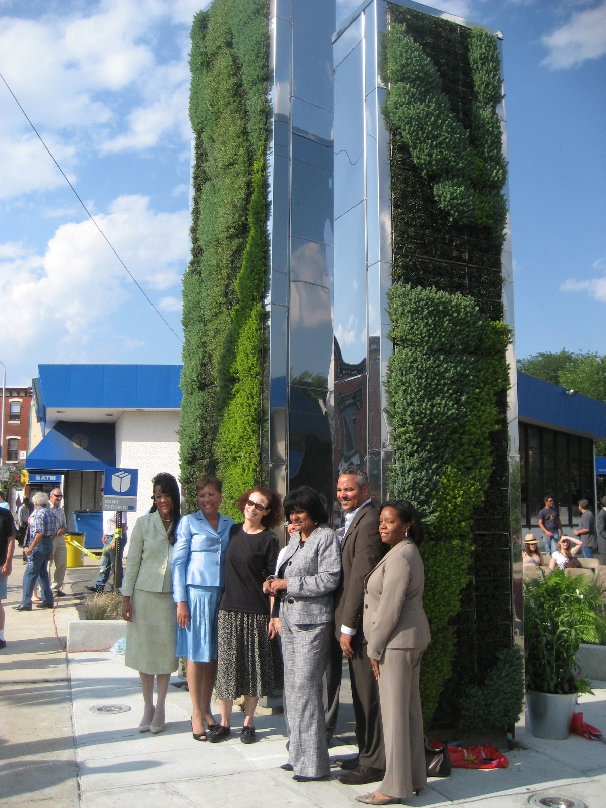 Organizers from Mural Arts, Sustainable Communities Initiative West and United Bank of Philadelphia, dedicate the new public art