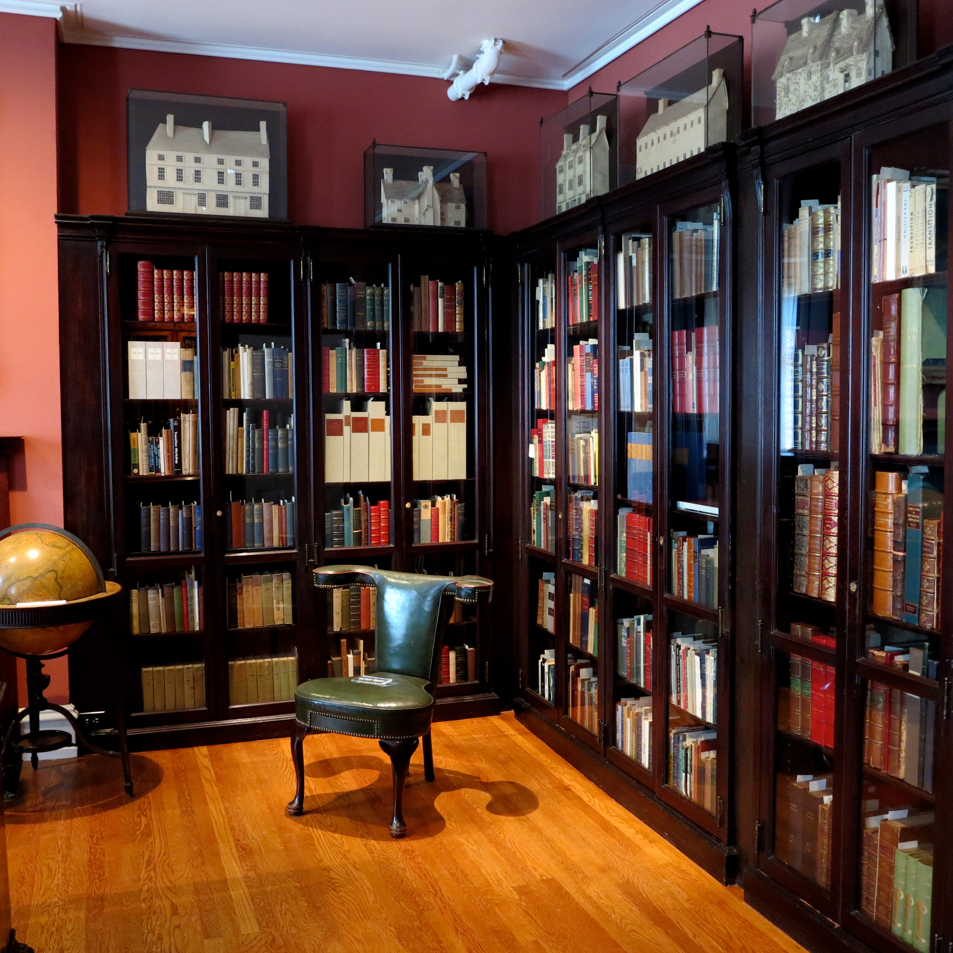 Cases in the Rosenbach Library