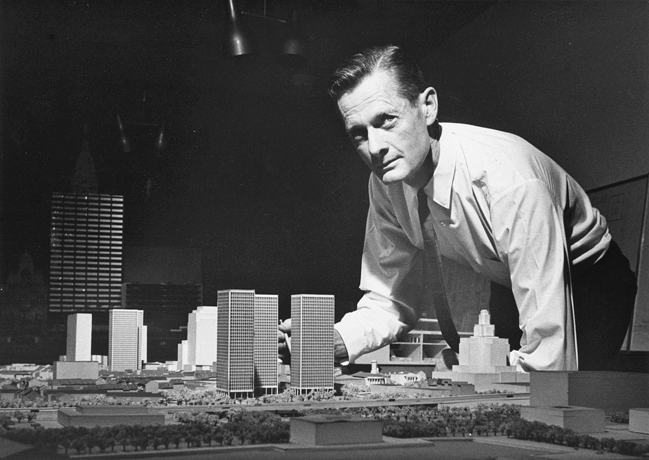 Ed Bacon with model of Society Hill Towers (c. 1960). | Courtesy of the Edmund N. Bacon Collection, The Architectural Archives, University of Pennsylvania.