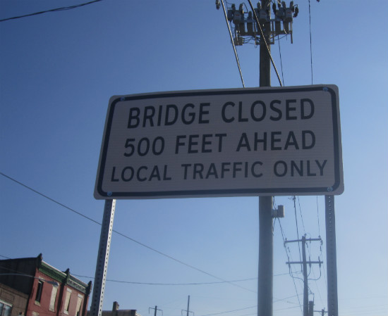 At least one sign on 40th Street incorrectly informs that the 40th Street Bridge is still closed.
