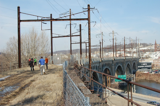 The Manayunk Bridge trail will connect the Cynwyd Heritage Trail and Schuylkill River Trail. | Photo Credit: Sarah Clark Stuart, Bicycle Coalition of Greater Philadelphia
