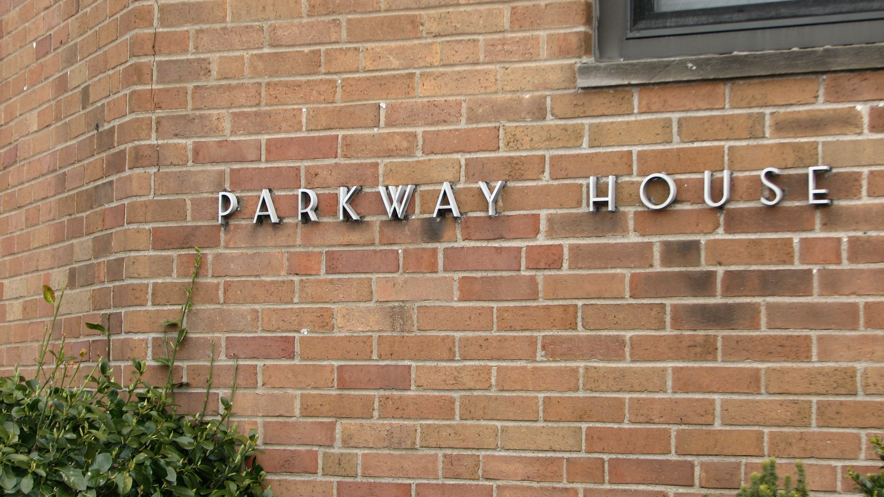 parkway house sign