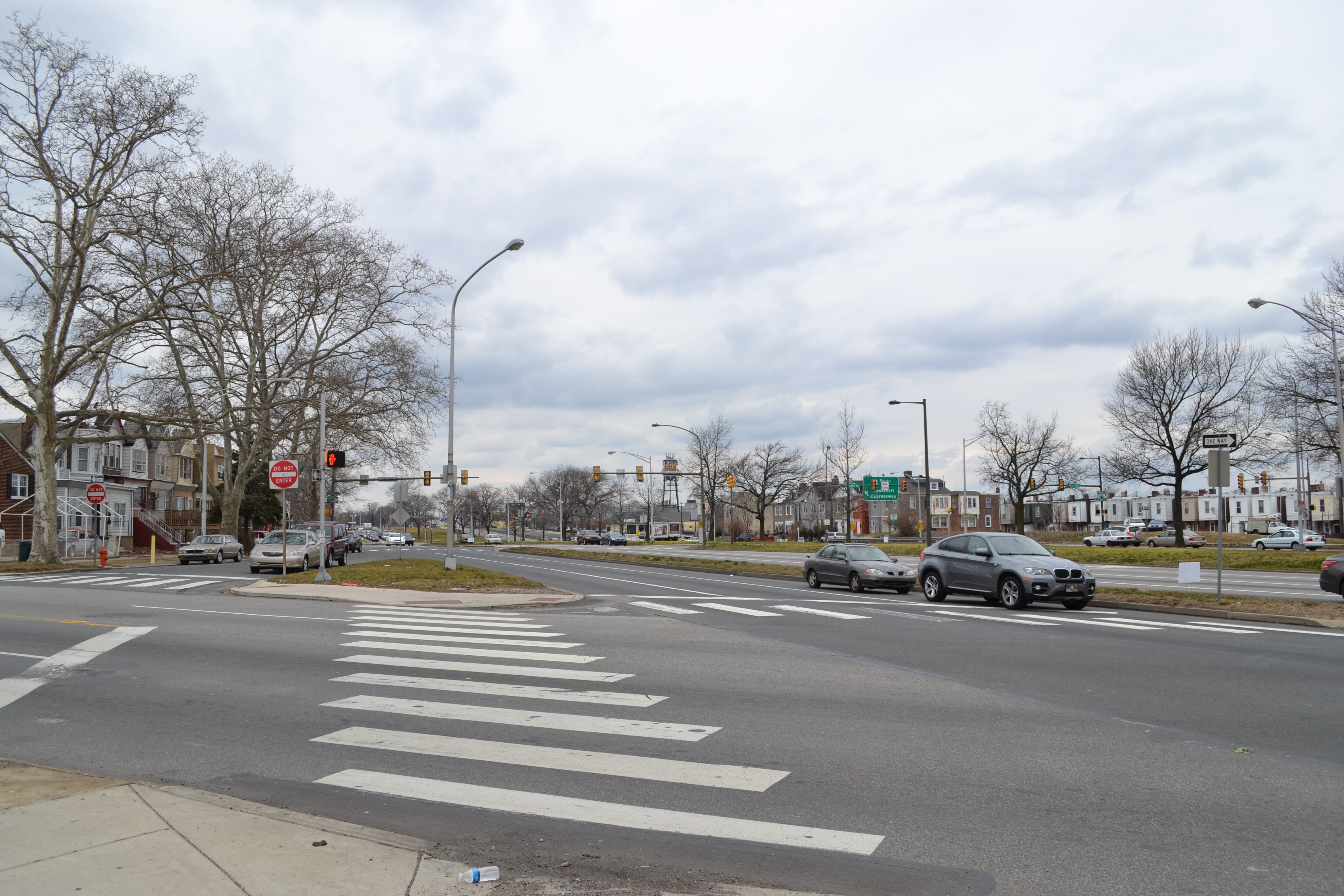 Roosevelt Boulevard's width makes it difficult to cross on foot