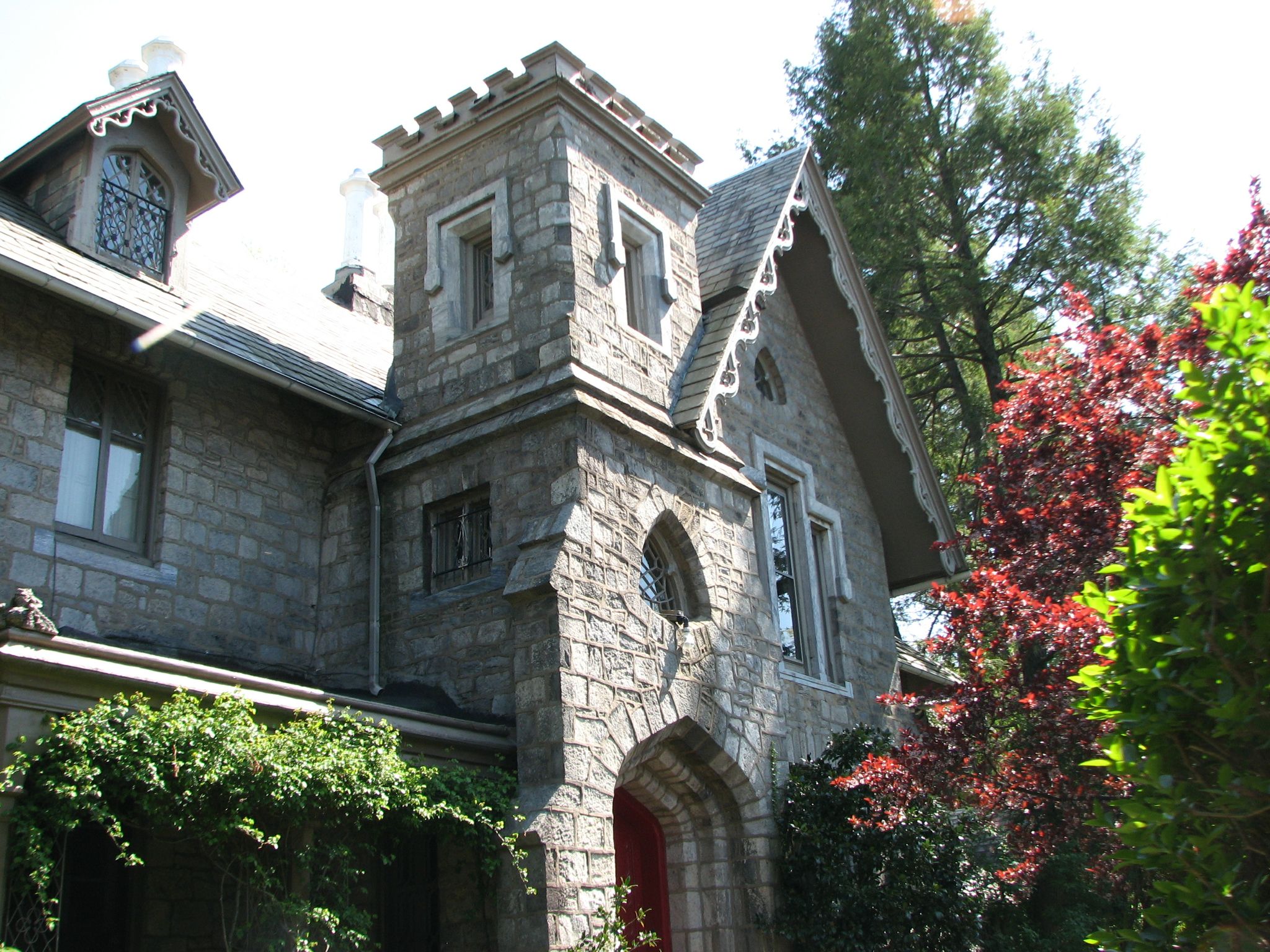 The Mitchell House is attributed to architect Samuel Sloan.