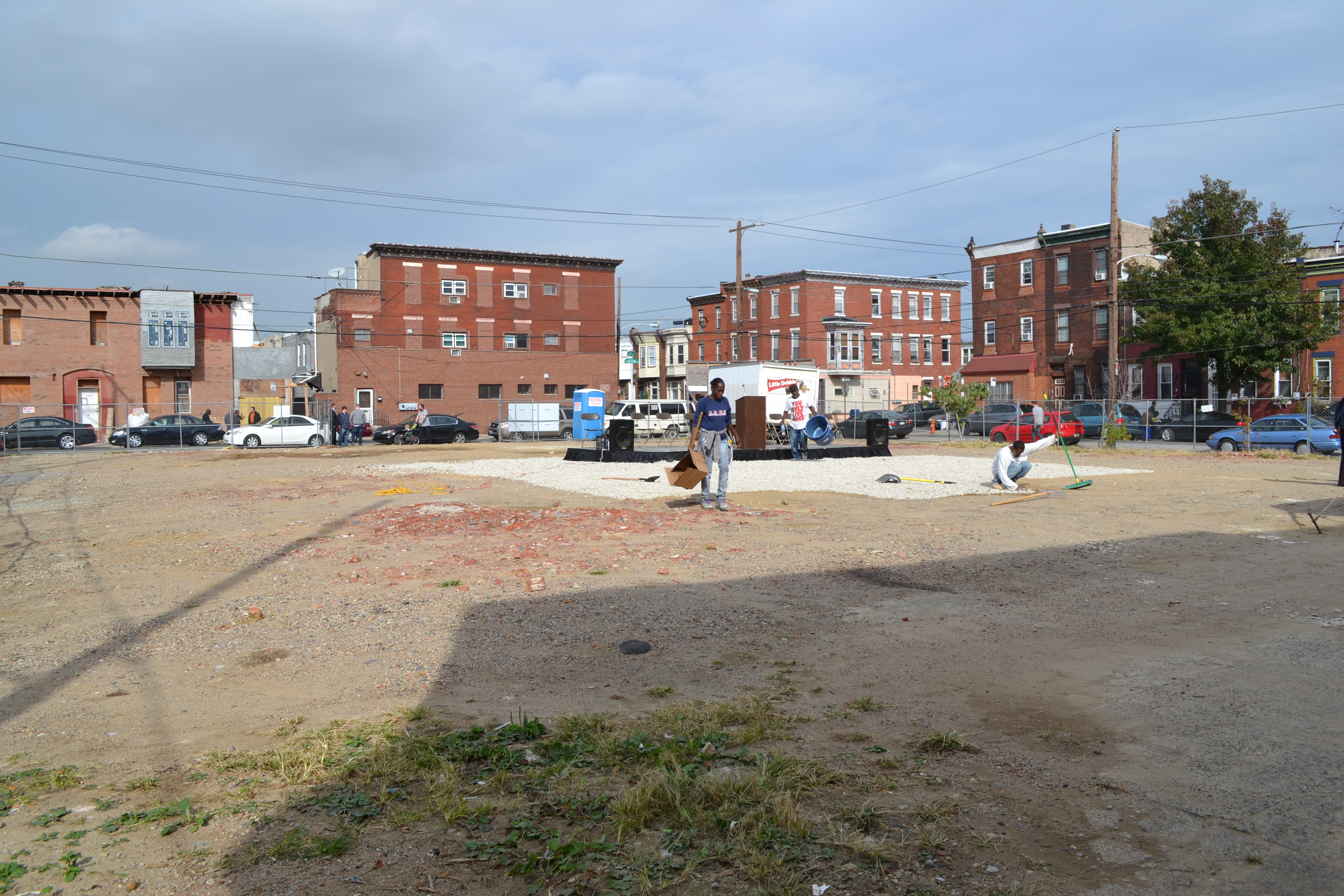 reNewbold will fill this vacant lot with 16 rowhomes, two condos and one retail space