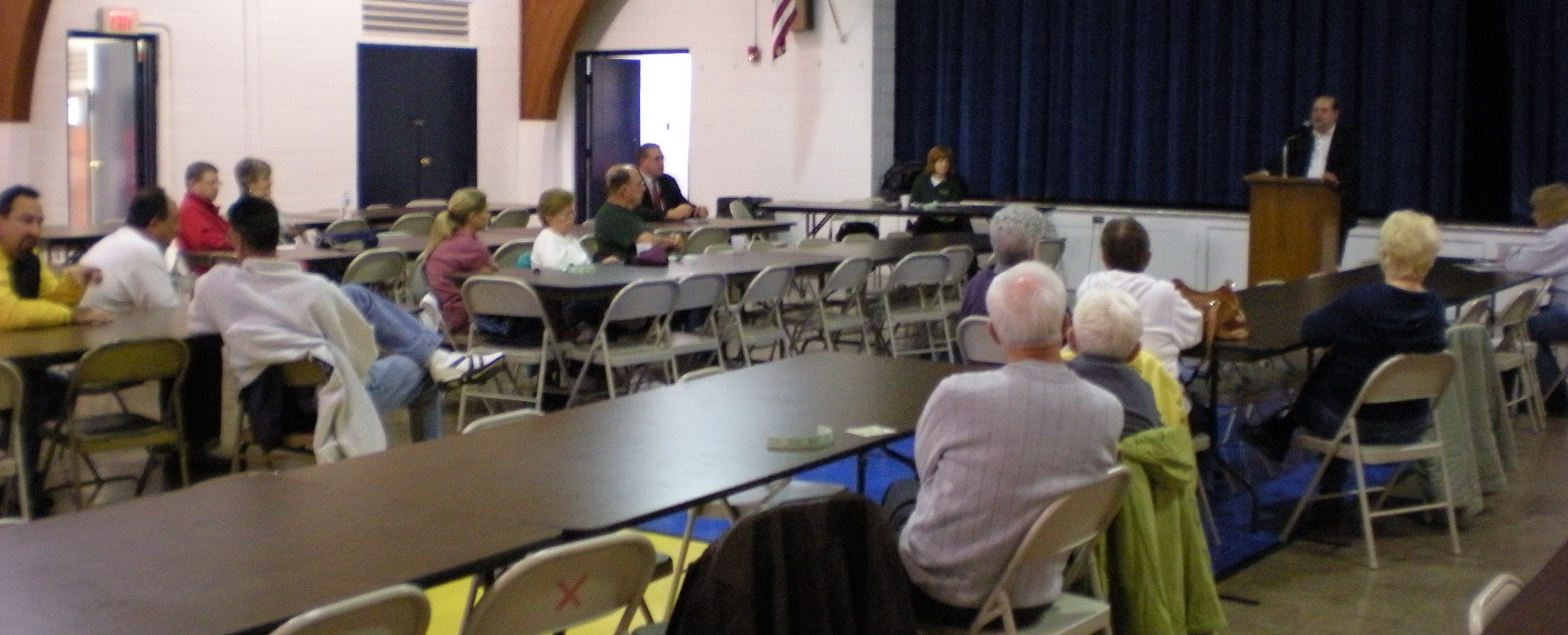 Upper Holmesburg Civic Association President Stan Cywinski discusses zoning issues. Photo by Christopher Wink.