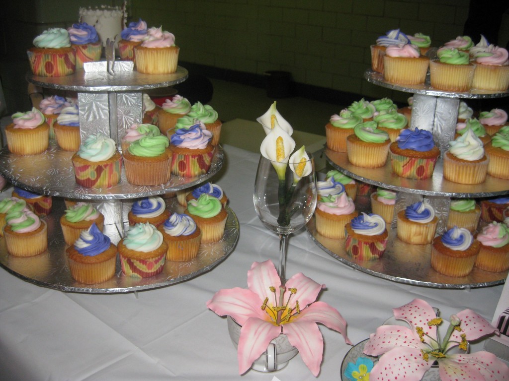 Natalie Cakes displayed a variety of cupcakes and edible flowers, in addition to some of its custom cakes. Photo by Christopher Wink. 