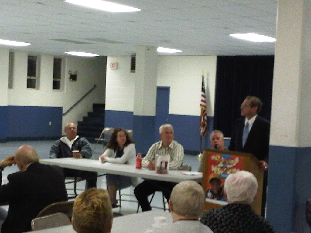 Incumbent Democratic candidate for city controller addresses the Parkwod Civic Association.